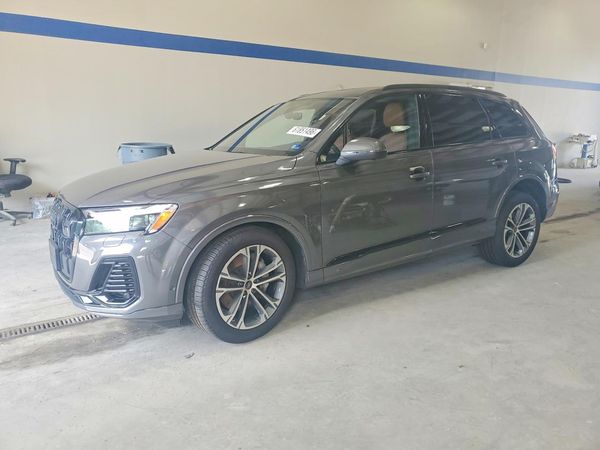 2025 AUDI Q7 quattro Premium Plus