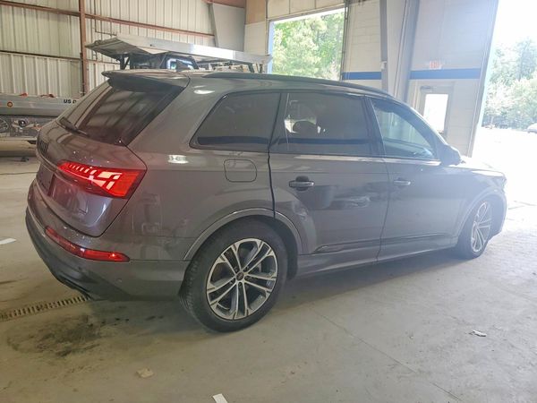 2025 AUDI Q7 quattro Premium Plus