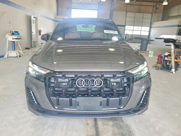 2025 AUDI Q7 quattro Premium Plus