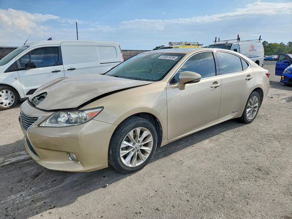 2013 LEXUS ES 300h