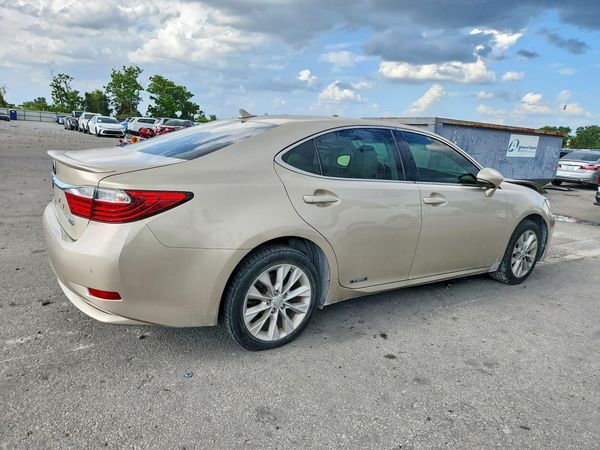 2013 LEXUS ES 300h