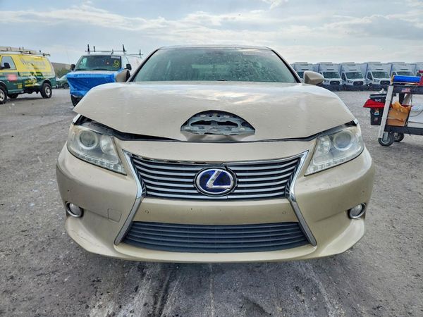 2013 LEXUS ES 300h