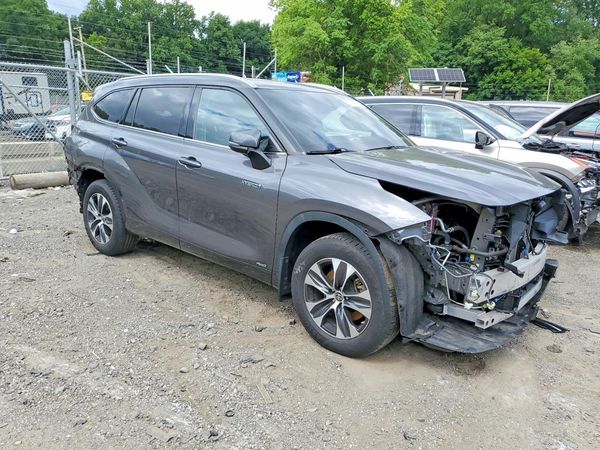 2021 TOYOTA HIGHLANDER