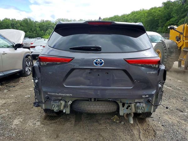 2021 TOYOTA HIGHLANDER