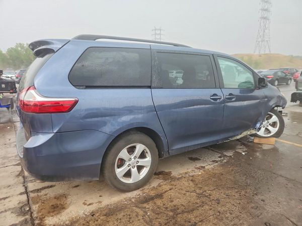 2015 TOYOTA SIENNA