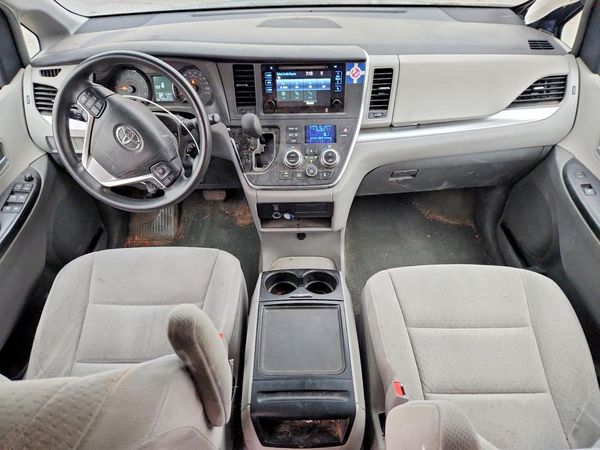 2015 TOYOTA SIENNA