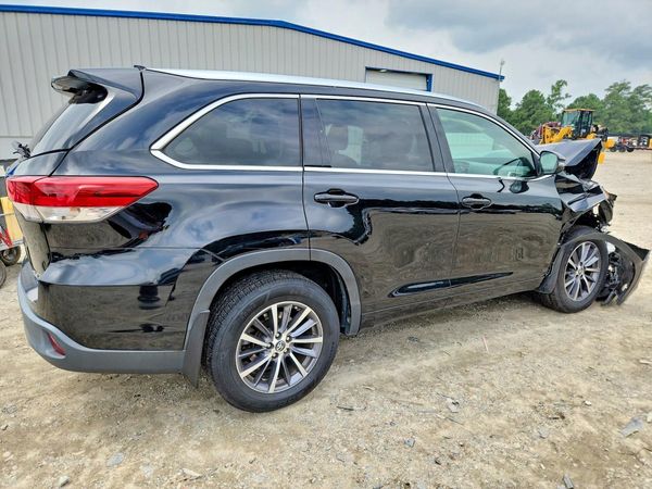2017 TOYOTA HIGHLANDER SE/XLE
