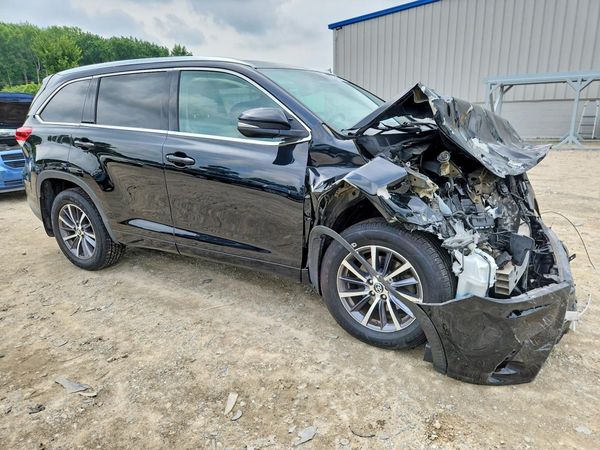 2017 TOYOTA HIGHLANDER SE/XLE
