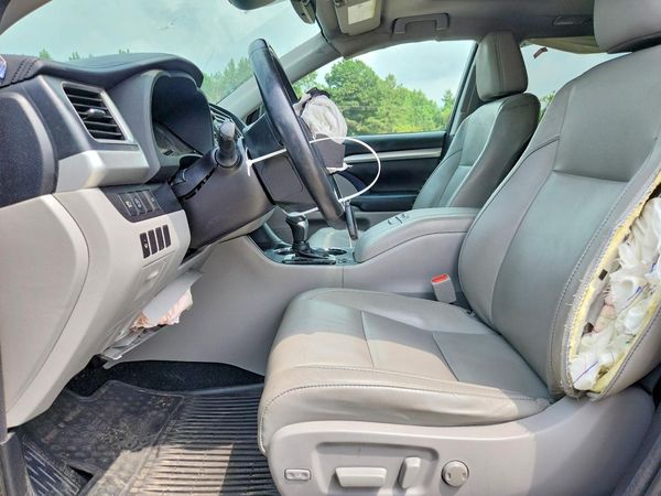 2017 TOYOTA HIGHLANDER SE/XLE
