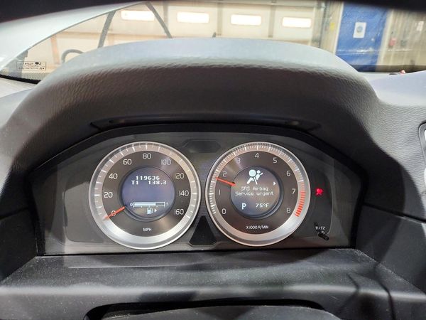 2012 VOLVO XC70