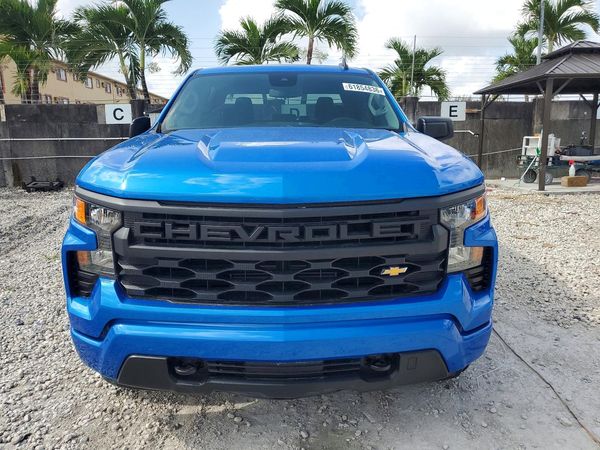 2025 CHEVROLET SILVERADO Custom