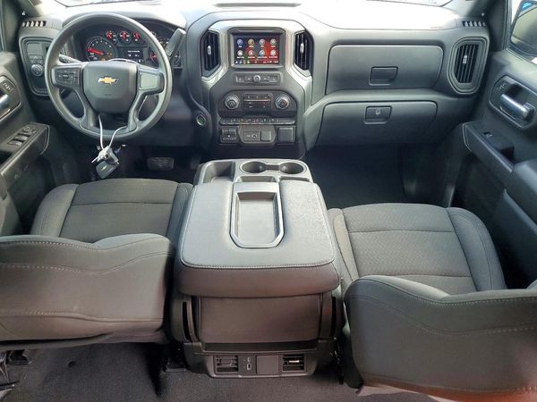 2025 CHEVROLET SILVERADO Custom