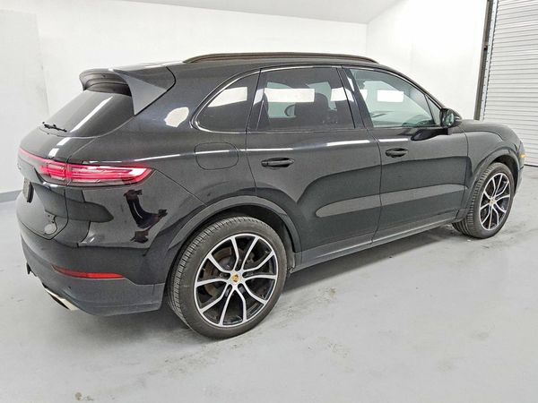 2019 PORSCHE CAYENNE