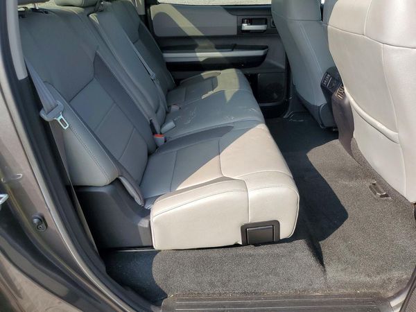 2021 TOYOTA TUNDRA Limited grade