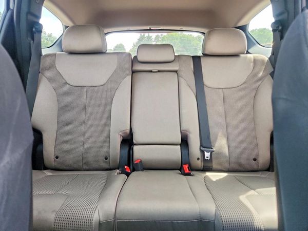 2019 HYUNDAI SANTA FE SE