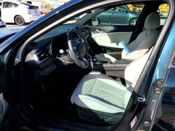 2025 GENESIS G70