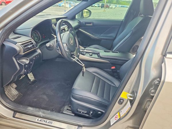 2018 LEXUS IS 300
