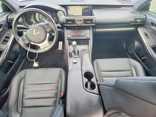 2018 LEXUS IS 300