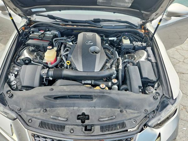 2018 LEXUS IS 300