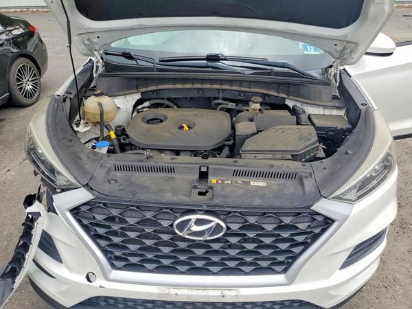 2020 HYUNDAI TUCSON SE