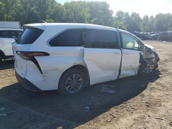 2025 TOYOTA SIENNA LE — PSRA