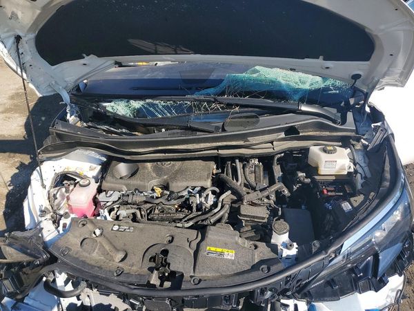 2025 TOYOTA SIENNA LE — Engine bay
