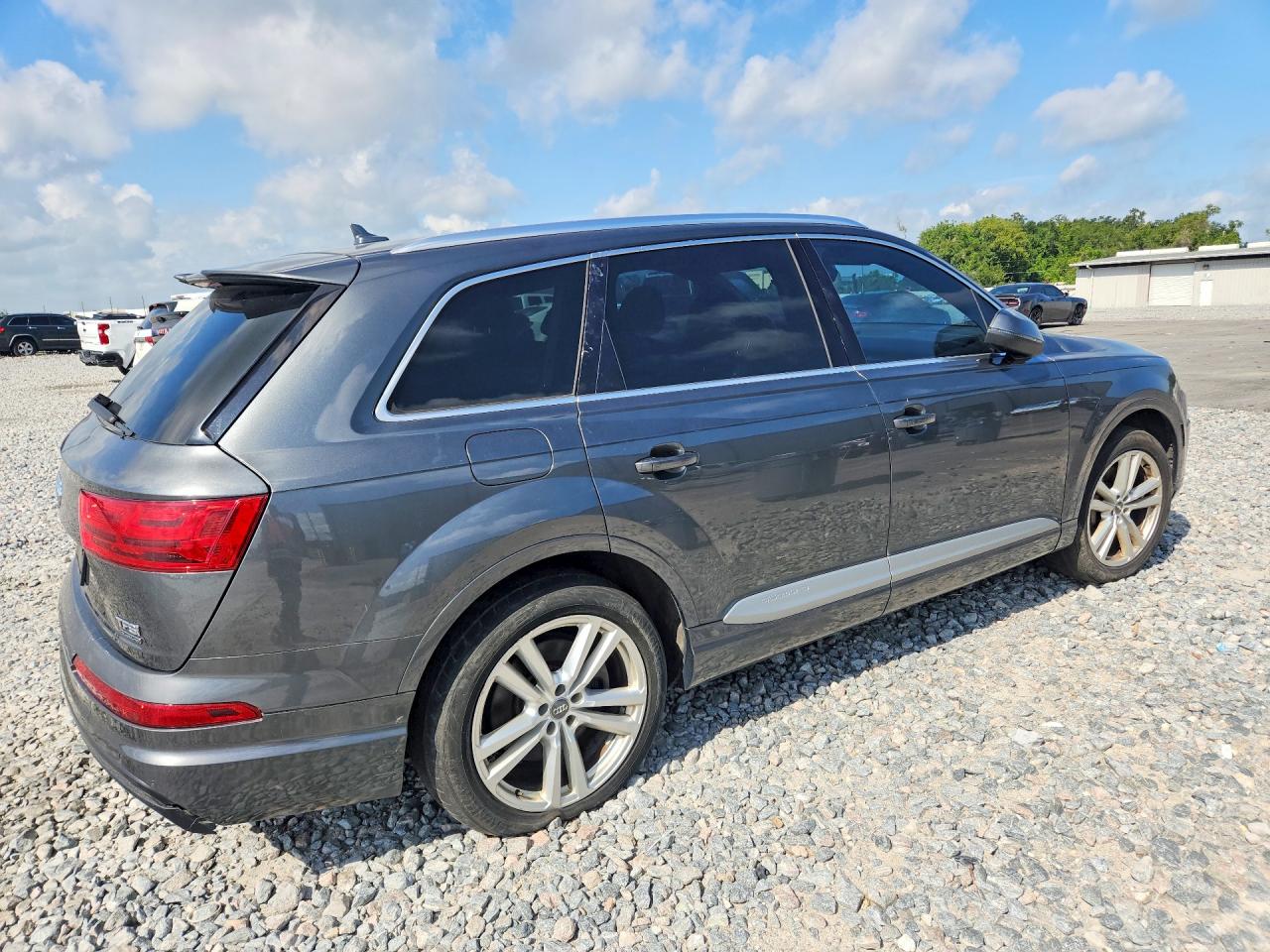 2017 AUDI Q7