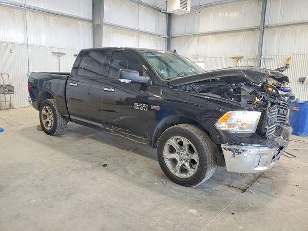 2018 RAM 1500 SLT CREW CAB 4X4