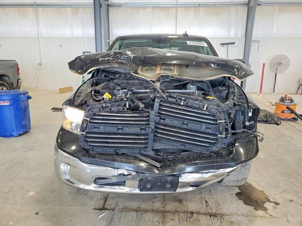 2018 RAM 1500 SLT CREW CAB 4X4