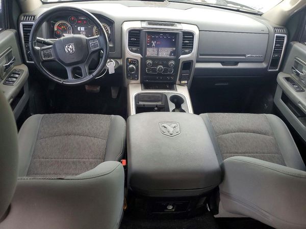 2018 RAM 1500 SLT CREW CAB 4X4