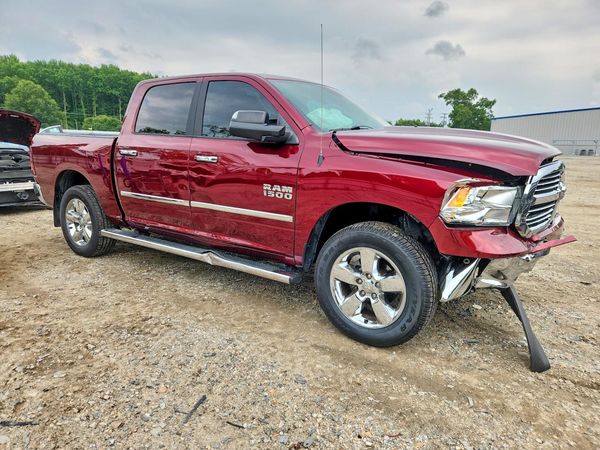 2017 RAM 1500 SLT CREW CAB 4X4