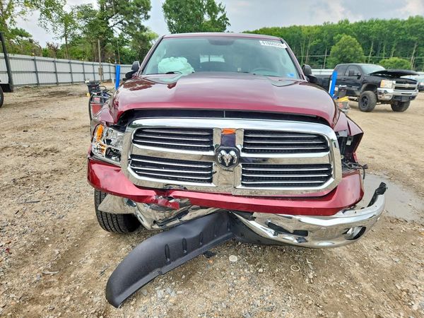 2017 RAM 1500 SLT CREW CAB 4X4
