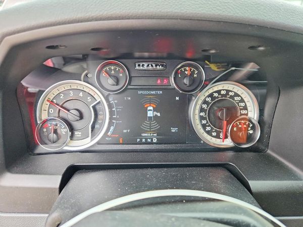 2017 RAM 1500 SLT CREW CAB 4X4
