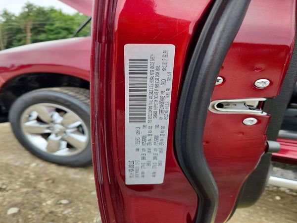 2017 RAM 1500 SLT CREW CAB 4X4