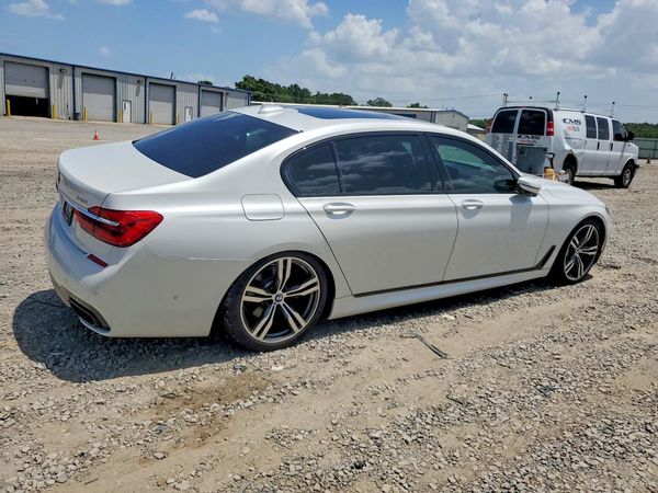 2016 BMW 740