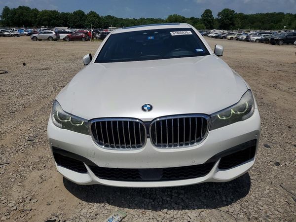 2016 BMW 740
