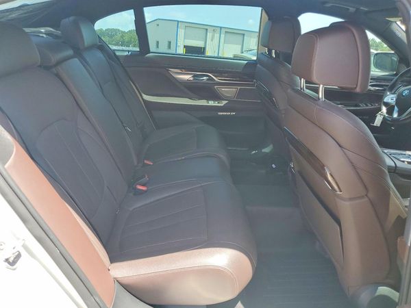 2016 BMW 740