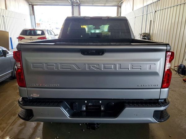 2025 CHEVROLET SILVERADO Custom