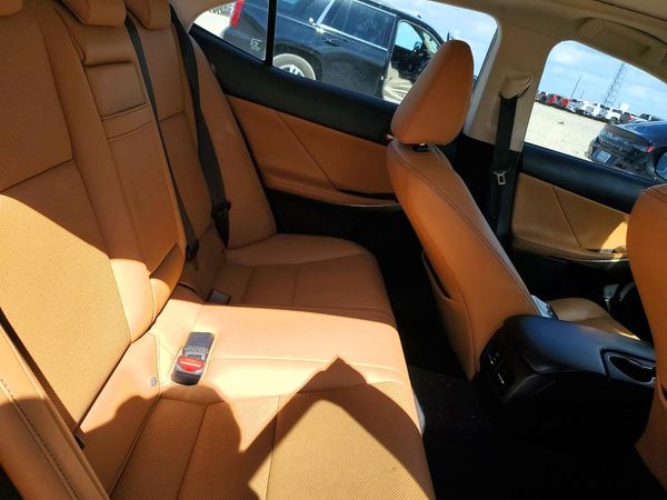 2017 LEXUS IS 200t