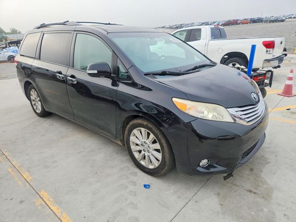 2014 TOYOTA SIENNA