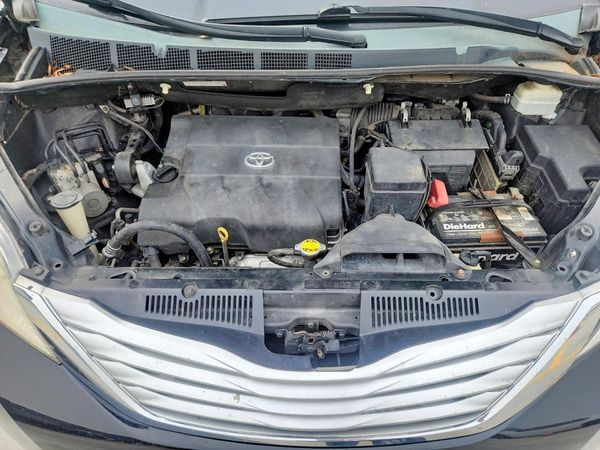 2014 TOYOTA SIENNA