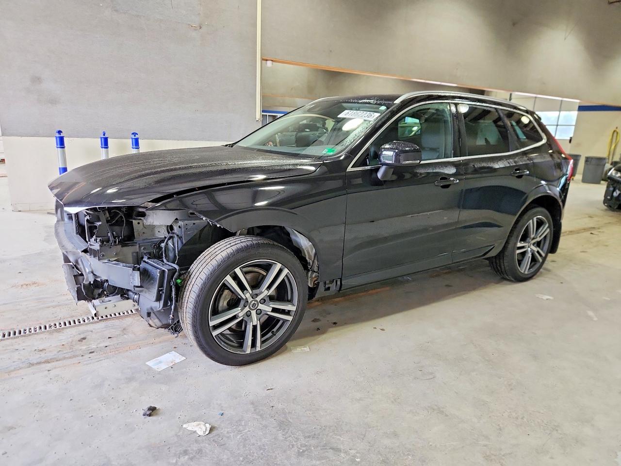 2021 VOLVO XC60 Momentum