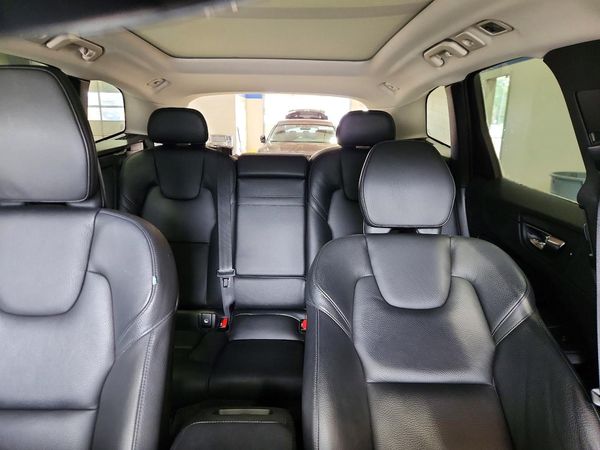 2021 VOLVO XC60 Momentum