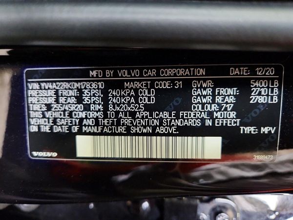 2021 VOLVO XC60 Momentum