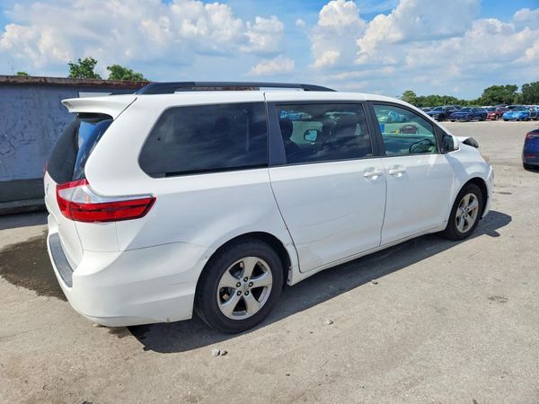 2015 TOYOTA SIENNA
