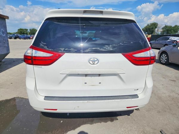 2015 TOYOTA SIENNA