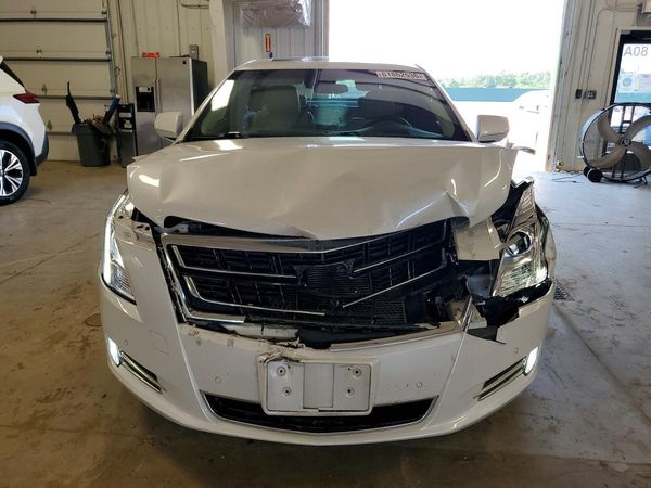 2017 CADILLAC XTS Premium Luxury