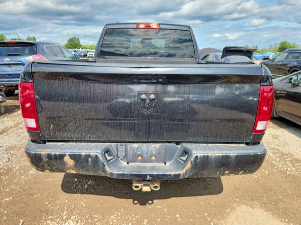 2016 RAM 1500 ST