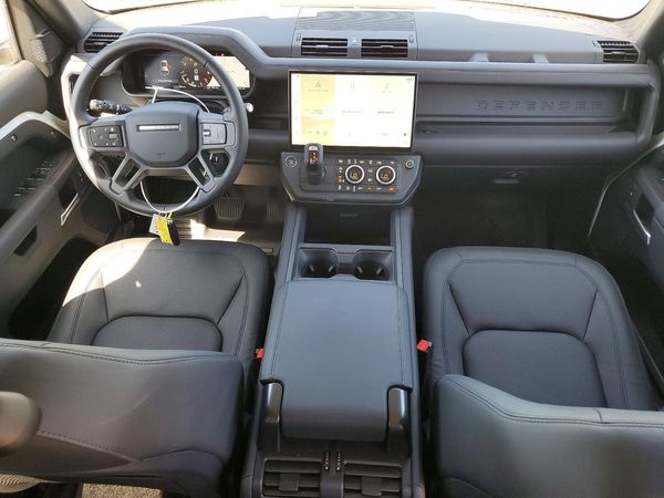 2026 LAND ROVER DEFENDER 110 X-Dynamic SE