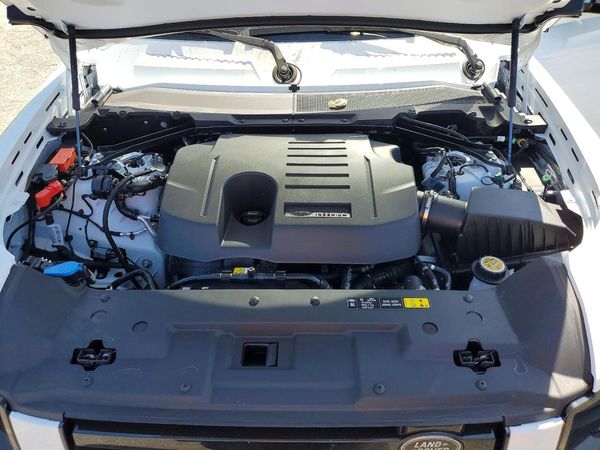 2026 LAND ROVER DEFENDER 110 X-Dynamic SE